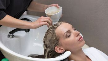 Para qué sirve hacerse baños de luz en el pelo Para qué sirve hacerse baños de luz en el pelo