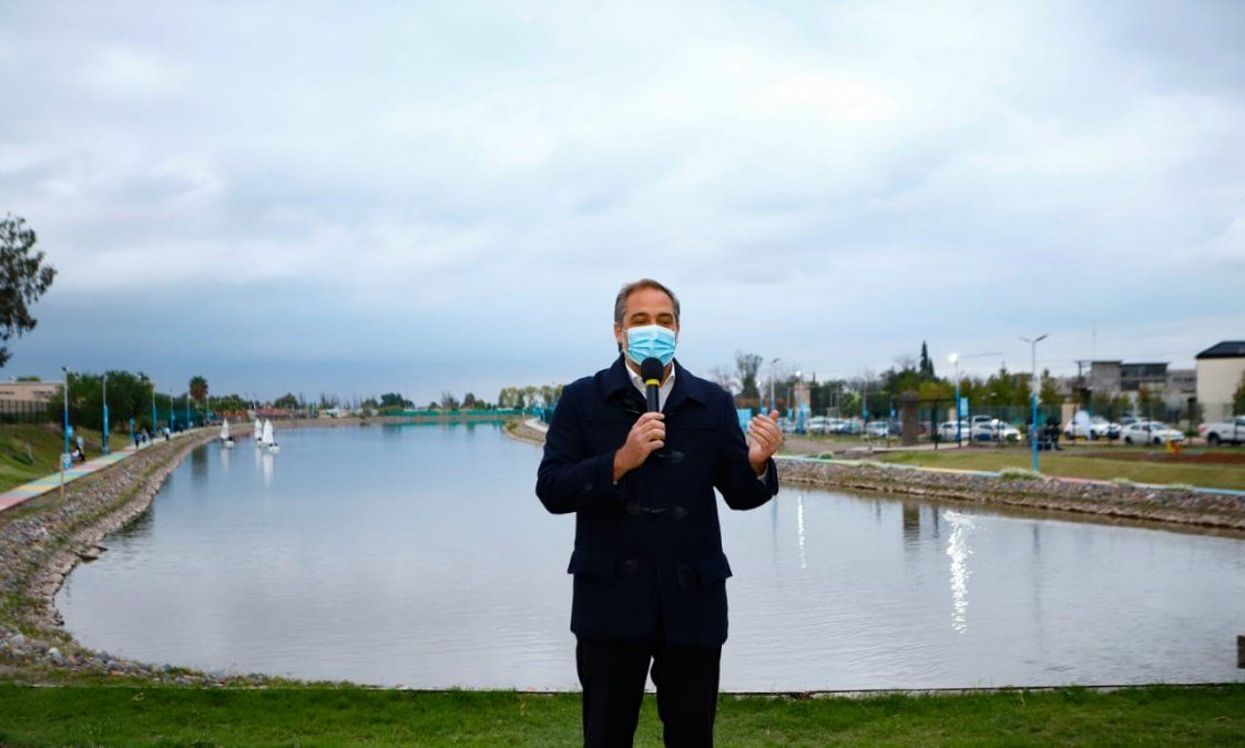 El intendente de Maipú, Matías Stevanato, dio detalles de la obra que se hizo en el perilago, la cual demandó una inversión de $11 millones.