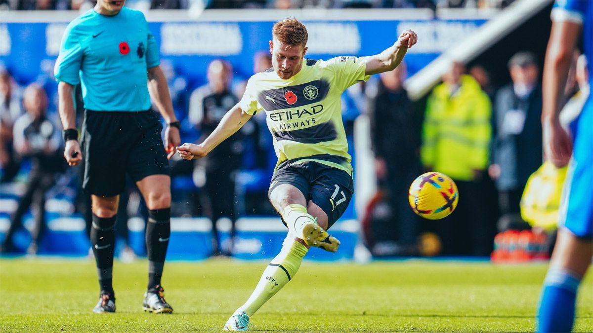 Kevin De Bruyne se convirtió en el héroe del Manchester City, con una sublime pegada de tiro libre, dándole con un golazo la victoria a su equipo.
