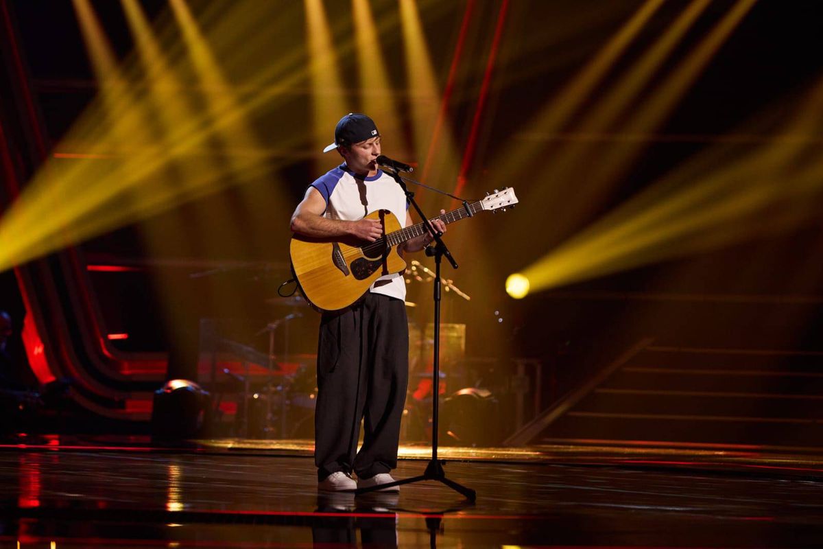 El joven que cantaba en las plazas de Mendoza logró destacarse en Got Talent 2024 de España y en La Voz Argentina 2025. Ahora está de nuevo en la televisión del país europeo compitiendo en La Voz España. El joven que cantaba en las plazas de Mendoza logró destacarse en Got Talent 2024 de España y en La Voz Argentina 2025. Ahora está de nuevo en la televisión del país europeo compitiendo en La Voz España.