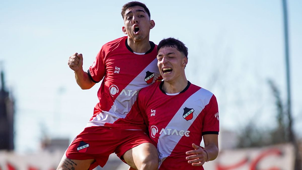 Deportivo Maipú se prepara para jugar ante Chacarita en calle Vergara.
