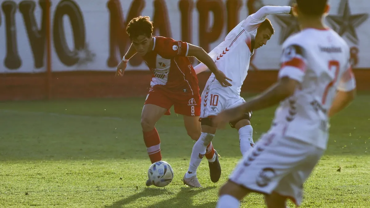 Deportivo Maipú pierde 2 a 1 con Chacarita que desperdició un penal en calle Vergara