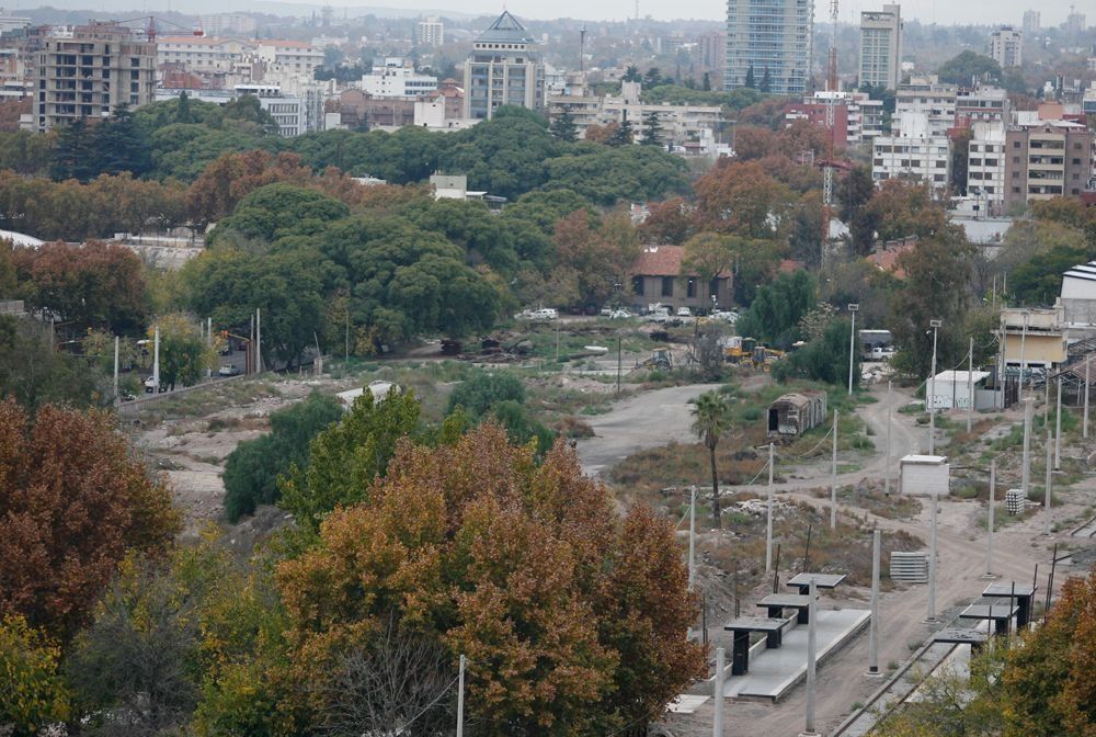 Céntrico. Los terrenos de la vieja estación Mendoza del ferrocarril San Martín han sido solicitados por el intendente Ulpiano Suarez al presidente de la Nación