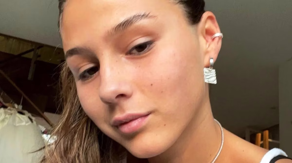 A lo Pampita, Delfina García Moritán desfiló con los jeans más explosivos y arrasó