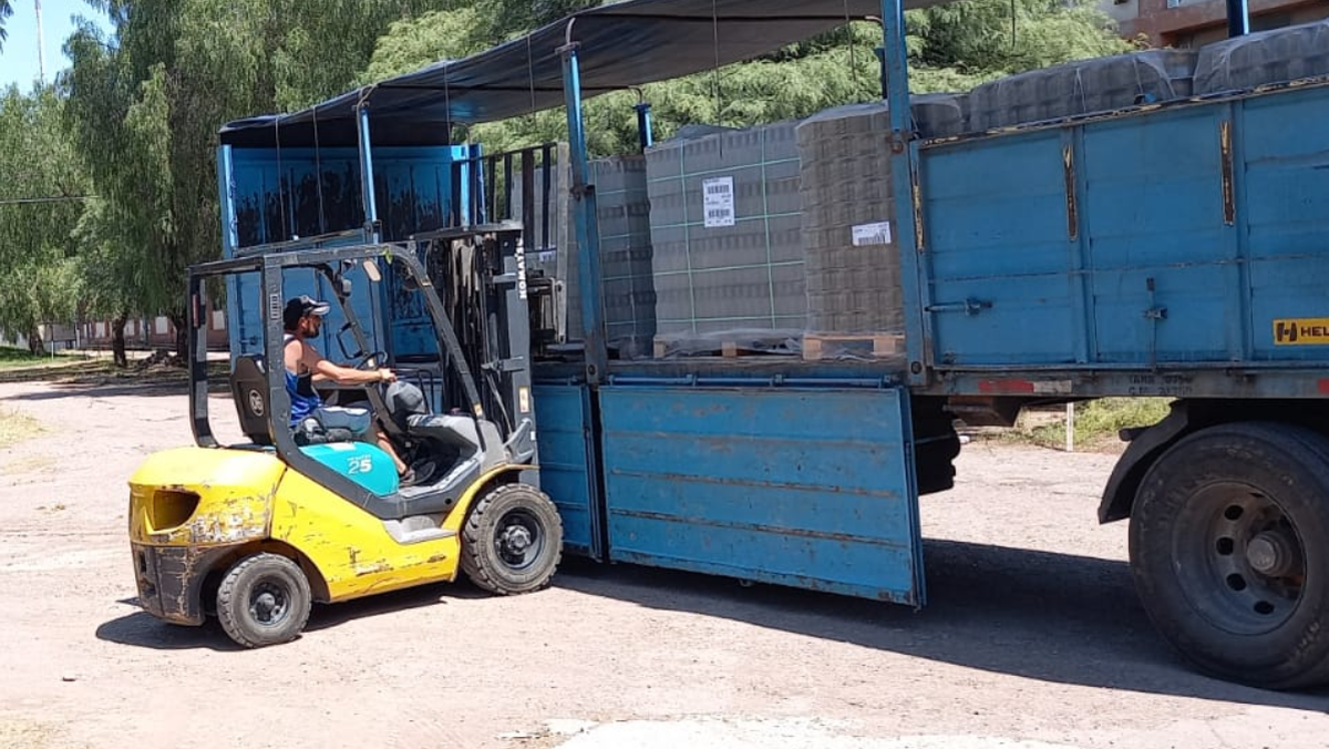 Los productores estiman que ya han recibido más de 40 camiones cargados de envases.