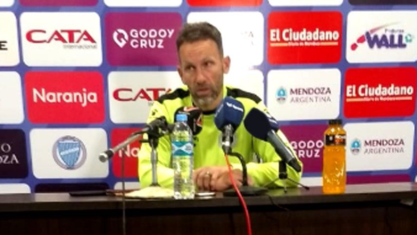 Bernardi tiene el equipo para jugar contra Arsenal, pero no lo confirmó