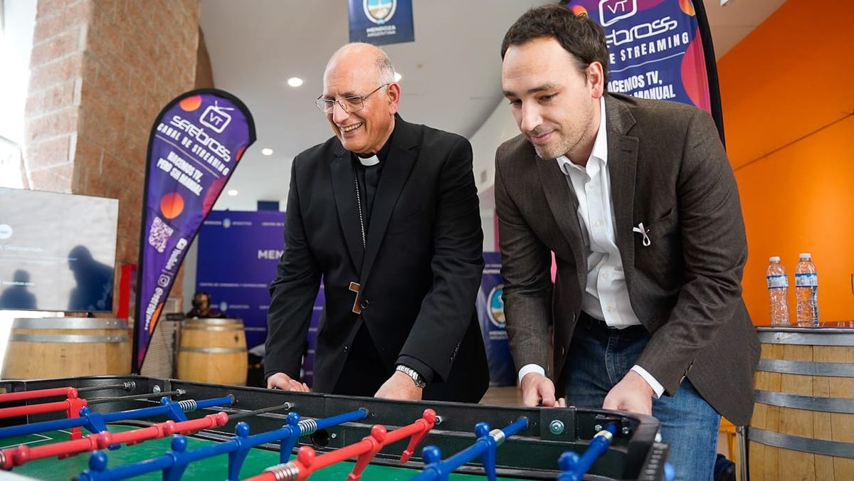 El cura Marcelo Mazzittelli y el ministro de Salud, Rodolfo Montero. El cura Marcelo Mazzittelli y el ministro de Salud, Rodolfo Montero.