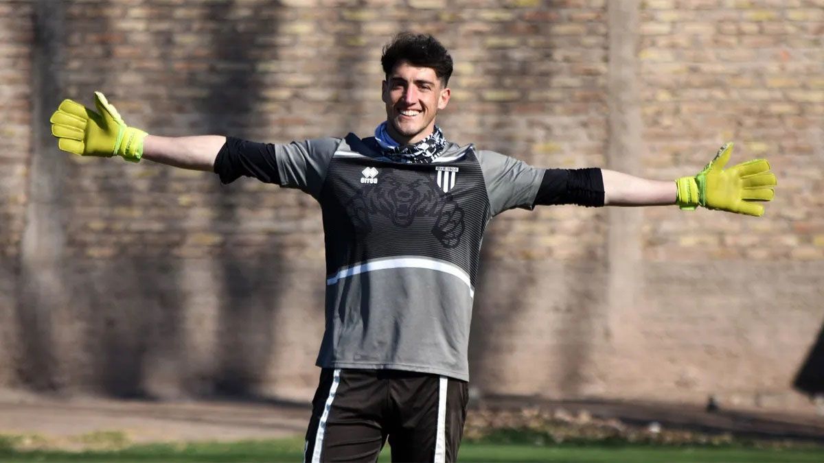 El arquero Tomás Marchiori en la etapa que vivió en el Lobo.