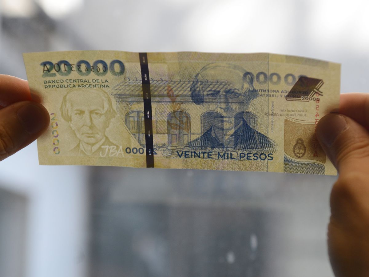 La entrega de billetes falsos es uno de los métodos de estafas más comunes La entrega de billetes falsos es uno de los métodos de estafas más comunes