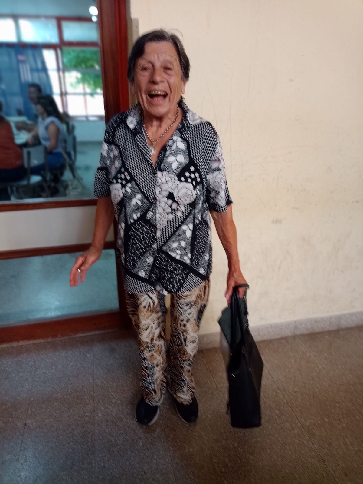 La mejor forma de terminar el 2022 tiene 80 años y se recibió de profesora