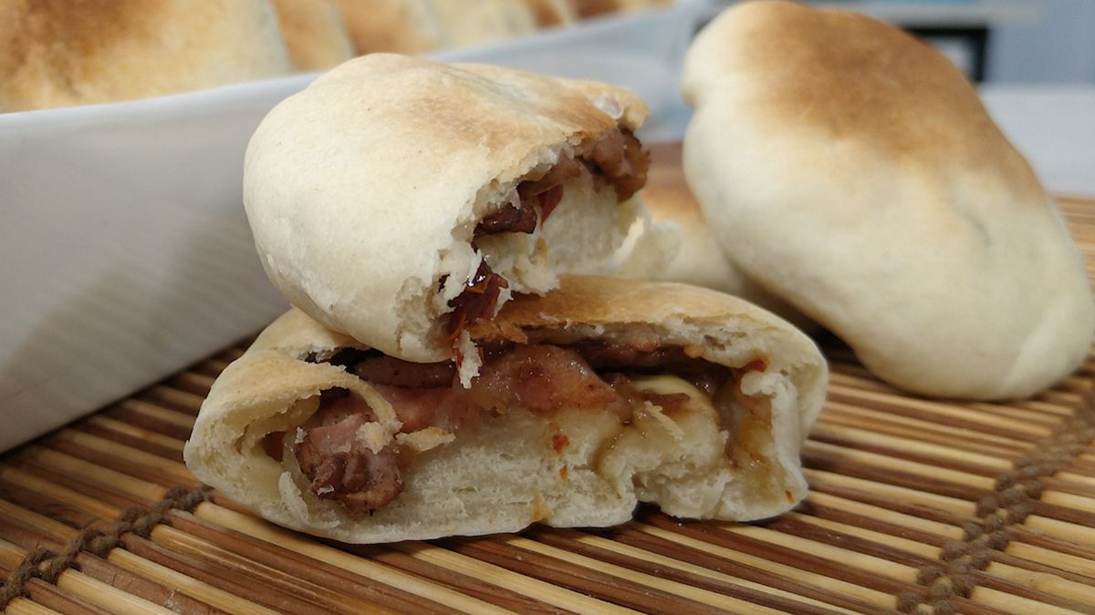 Tortitas con chicharrones, una de las mejores recetas para hacer este delicioso manjar argentino. Tortitas con chicharrones, una de las mejores recetas para hacer este delicioso manjar argentino.