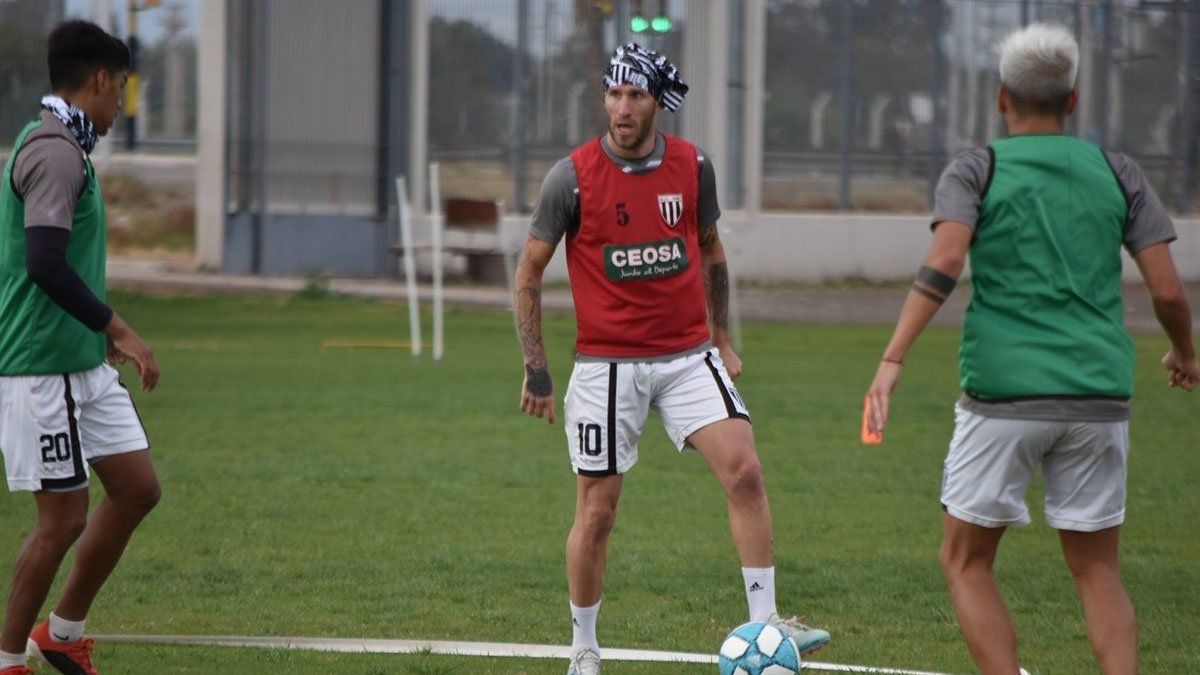 El volante del Lobo Cristian Llama. Foto: gentileza prensa Gimnasia y Esgrima.