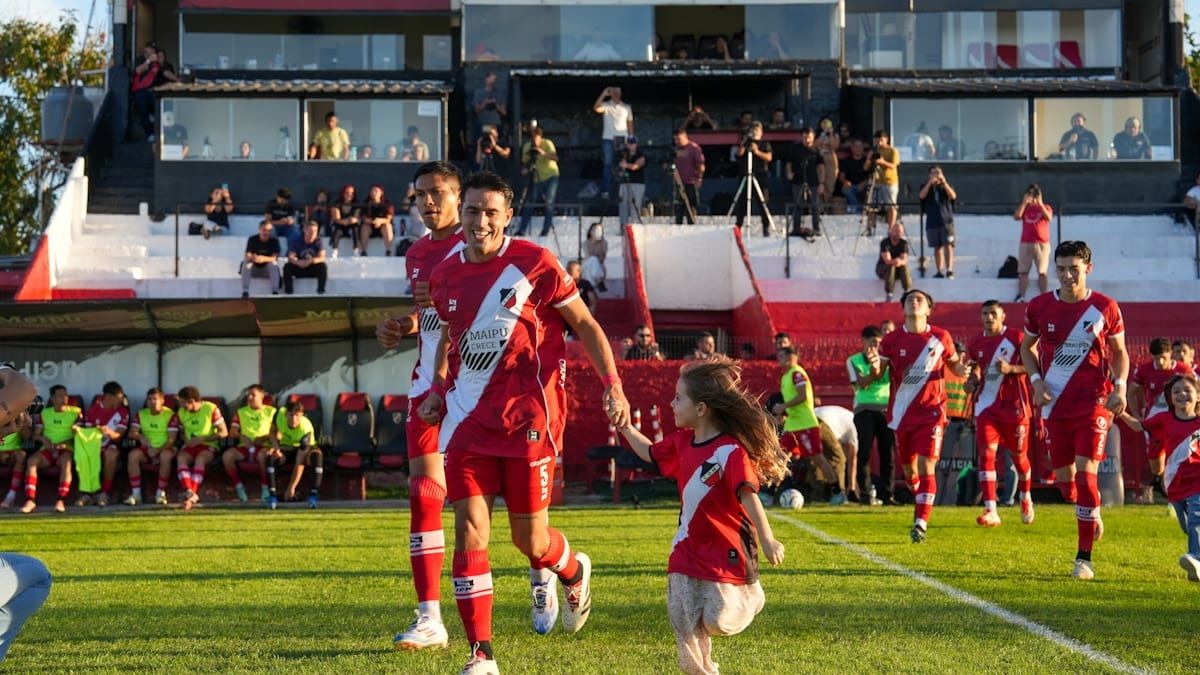 Fausto Montero, referente del Deportivo Maipú, sufrió una grave lesión