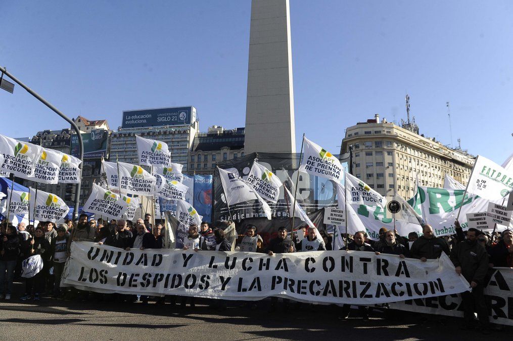 Trabajadores de prensa de todo el país se movilizaron frente al Ministerio de Trabajo