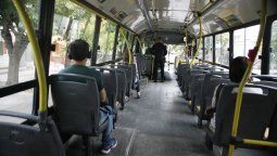 El chofer asaltado junto a 50 pasajeros contó que hubo disparos en el micro