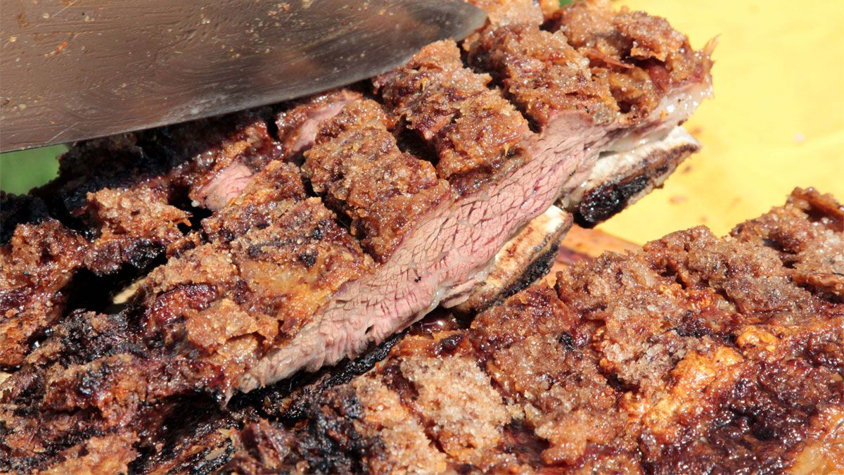 Las costillas son el corte de carne más popular del asado en la Argentina.