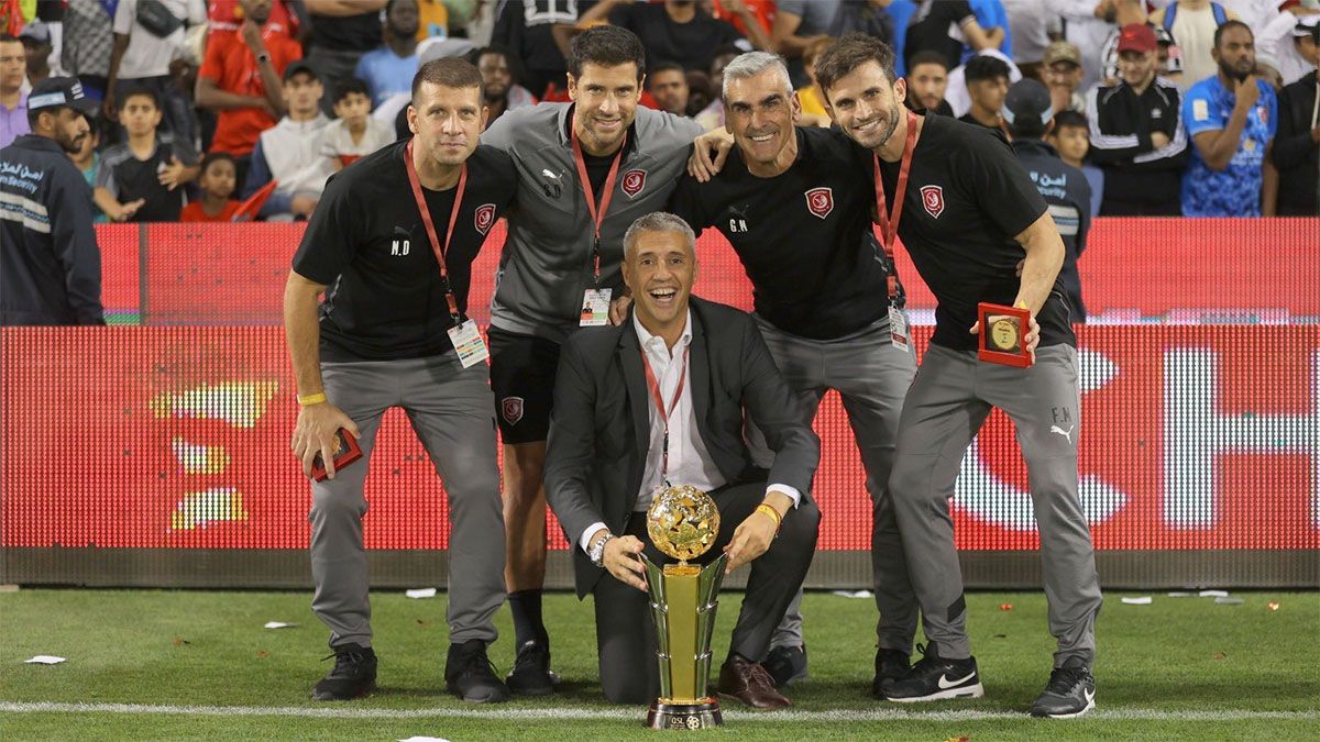 Hernán Crespo tuvo éxito en Qatar y podría remplazar en Racing a Fernando Gago Hernán Crespo tuvo éxito en Qatar y podría remplazar en Racing a Fernando Gago