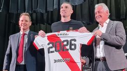Brito, Armani y Patanián tras la firma del nuevo vínculo.