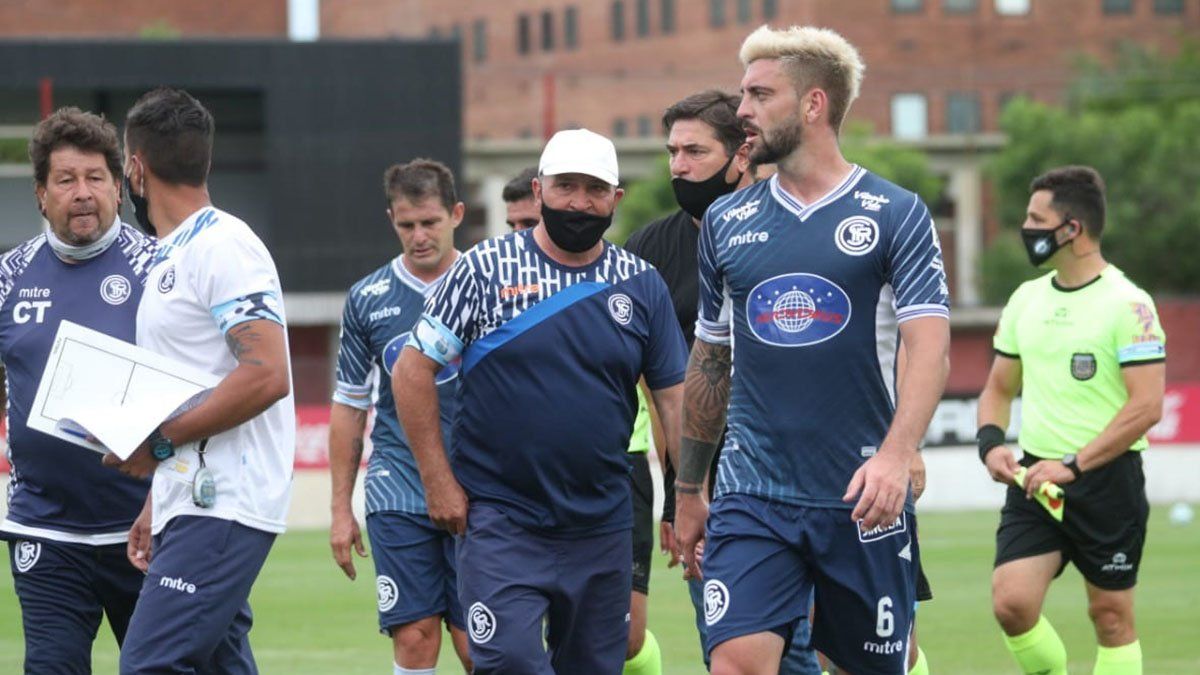 El defensor Alejandro Rébola marcó el gol del empate. Foto: gentileza: Tato Pagano @tatografias