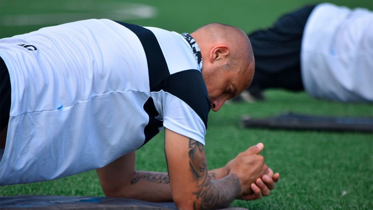 Renzo Vera sufrió rotura de menisco. (Foto gentileza Prensa Gimnasia y Esgrima).