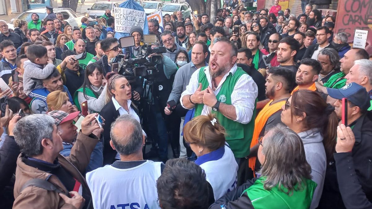 Desde el gremio de ATE, que comanda Roberto Macho, ya adelantaron que en la reunión del jueves plantearán una nueva revisión salarial en diciembre.