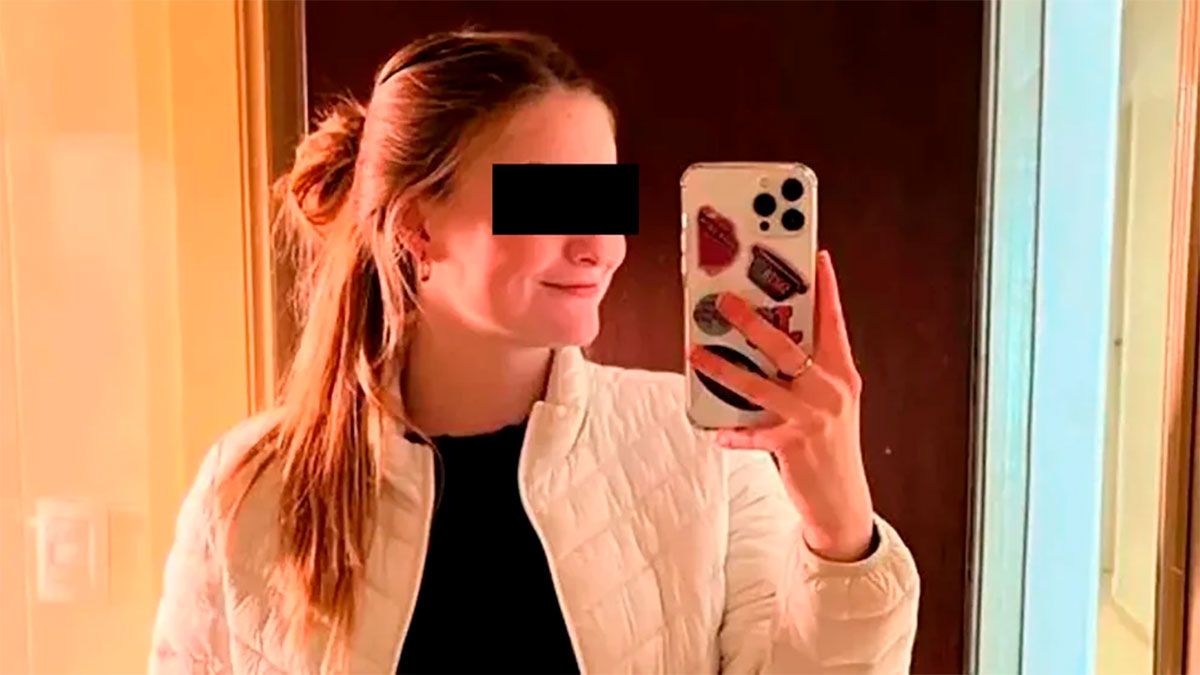 La alumna, llamada Azul, deberá someterse a una operación para colocarle unos implantes coclares.