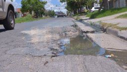 Las últimas lluvias agravaron el problema de baches en Paraná