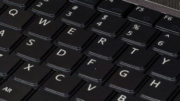 Qué es el teclado QWERTY y por qué se llama así