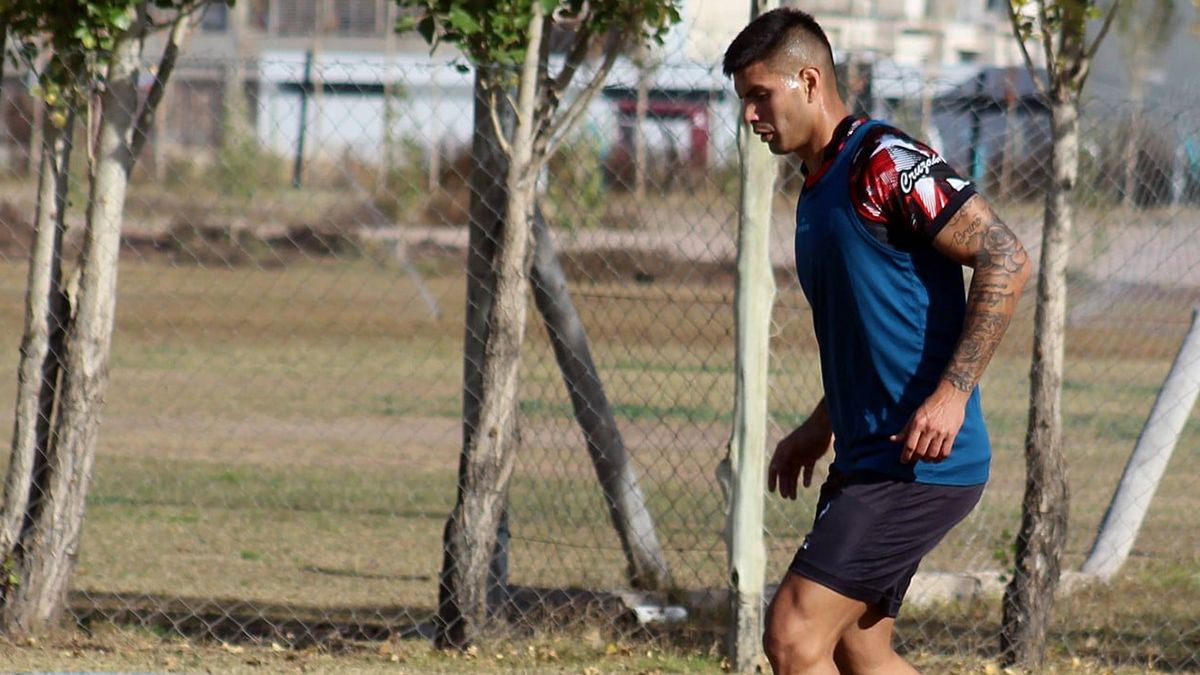 Leandro Corulo espera el reinicio de la Primera Nacional con el Deportivo Maip&uacute;.