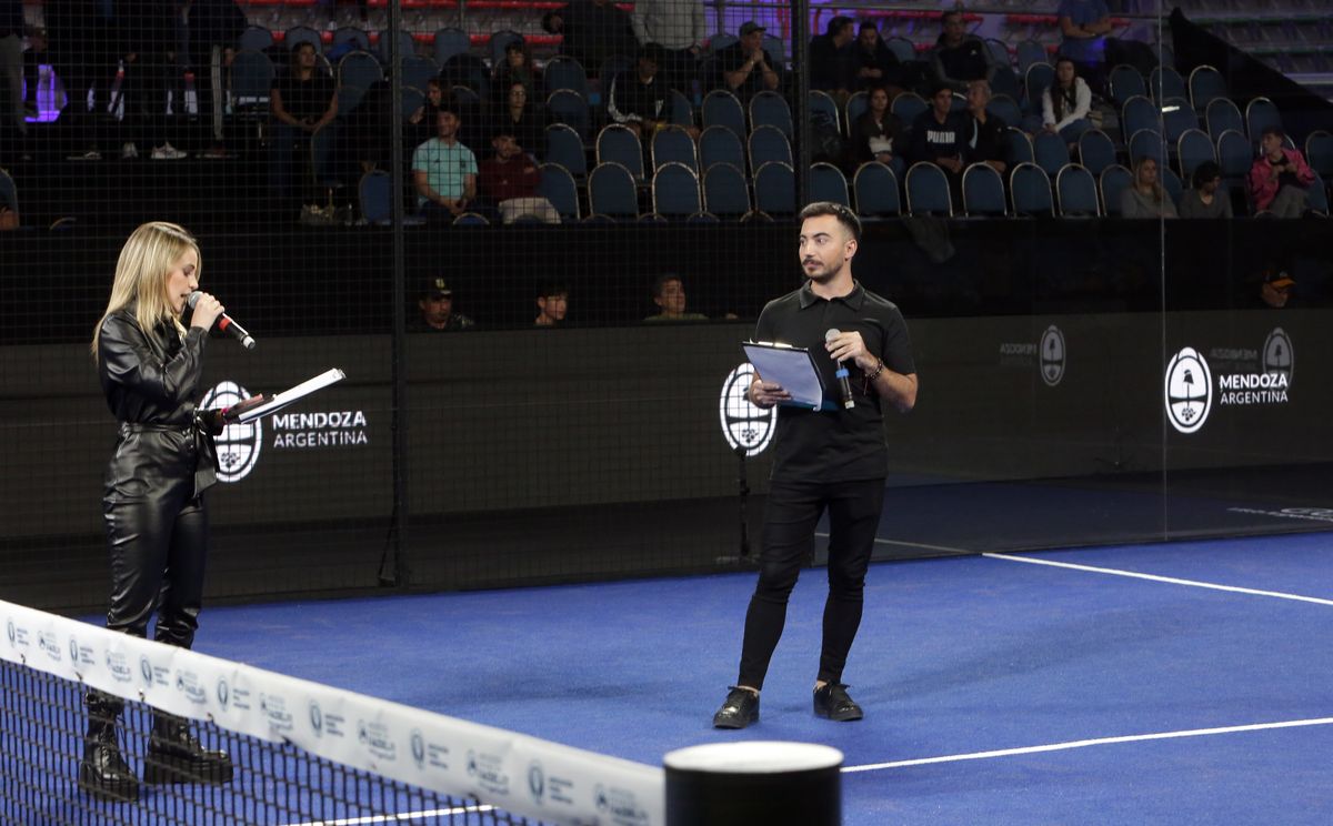 Clari Ceschín y Lucas Castro en la cancha central del Mendoza Premier Pádel 2023 Clari Ceschín y Lucas Castro en la cancha central del Mendoza Premier Pádel 2023