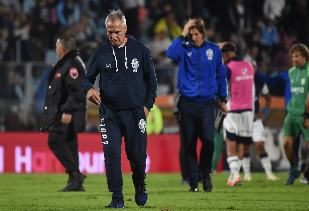 Leonardo Madelón es uno de los diez DT que dejó su cargo en la Copa de la Liga. Leonardo Madelón es uno de los diez DT que dejó su cargo en la Copa de la Liga.