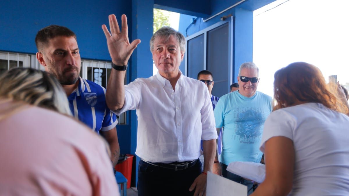 Chapini vot&oacute; por la ma&ntilde;ana y luego se despidi&oacute; de Godoy Cruz.