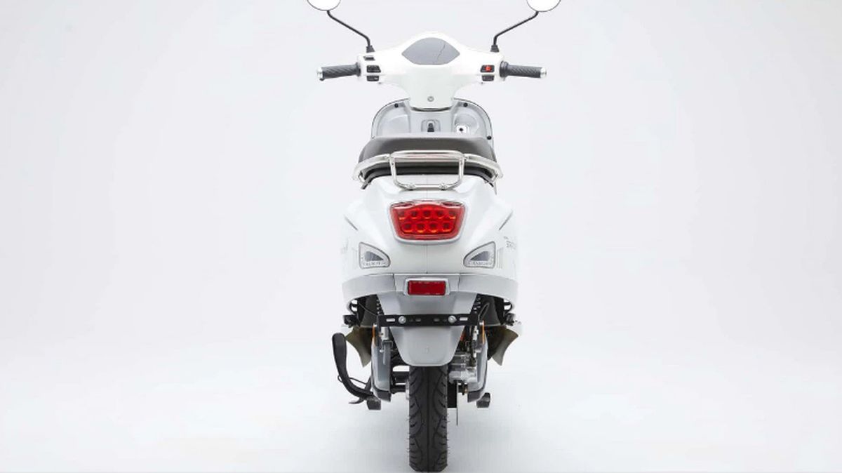 Un dato muy atractivo es el precio, ya que la nueva moto sale 2.390.000 pesos. Un dato muy atractivo es el precio, ya que la nueva moto sale 2.390.000 pesos.