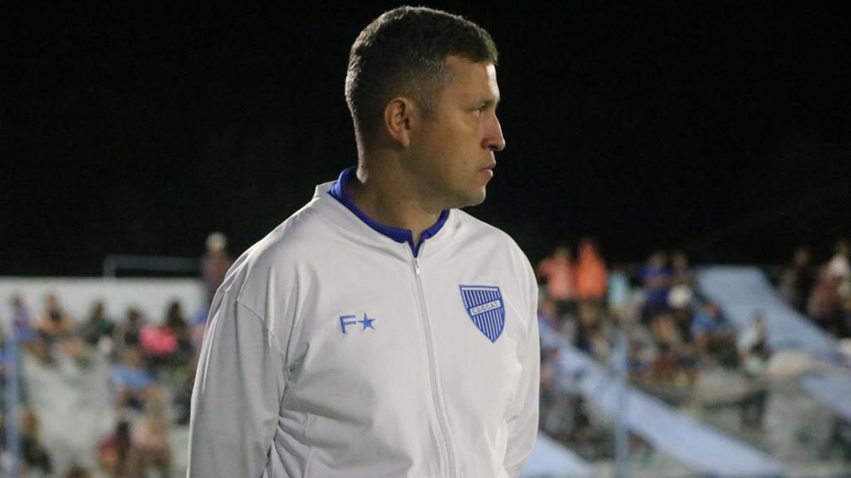 Diego Flores planifica realizar cambios para jugarle al Rojo.