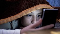El FOMO afecta a chicos y grandes. No pueden desconectarse de las redes por miedo a perderse algo.
