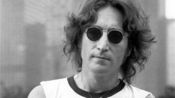 Subastaron los icónicos lentes de John Lennon a 183 mil dólares