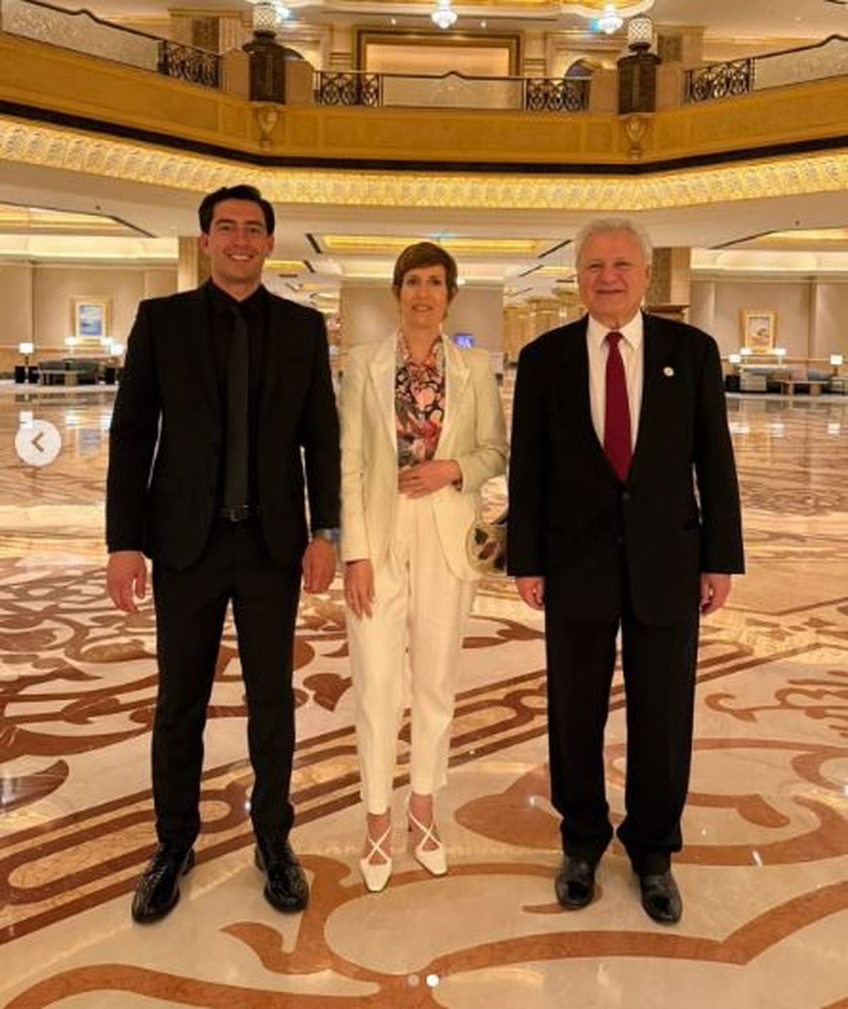 El director financiero de Impulsa Mendoza, Sebastián Piña, la ministra de Energía y Ambiente, Jimena Latorre, y el embajador de Argentina en Emiratos Árabes Unidos, Jorge Agustín Molina Arambarri.