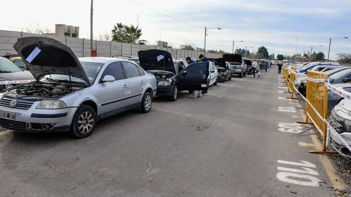 En la playa de secuestros de Guaymallén hay cerca de 500 autos secuestrados. Serán subastados o compactados. En la playa de secuestros de Guaymallén hay cerca de 500 autos secuestrados. Serán subastados o compactados.