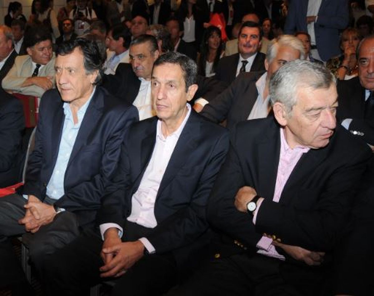 Arturo Lafalla, Rodolfo Gabrielli y José Octavio Bordón. Fueron tres gobernadores peronistas entre 1987 y 1999.