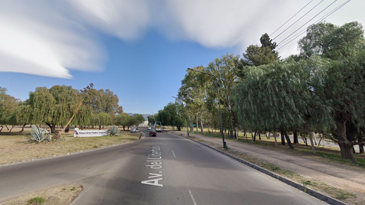 Cristian Antonio Dimarquez, de 40 años, perdió el control de su moto, en la que circulaba con su pareja e hijo de 9 años.