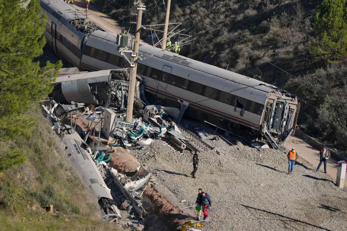 Accidente entre trenes con 45 muertos en España: confirmaron que la vía estaba rota