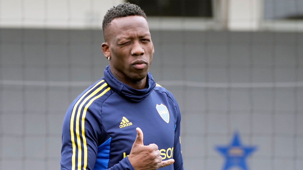 Lusi Advíncula estará desde el arranque en el duelo de este miércoles