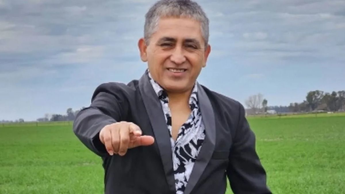 El conductor del camión que chocó con el automóvil de Huguito Flores, dijo ser fanático del cantante tropical santiagueño El conductor del camión que chocó con el automóvil de Huguito Flores, dijo ser fanático del cantante tropical santiagueño