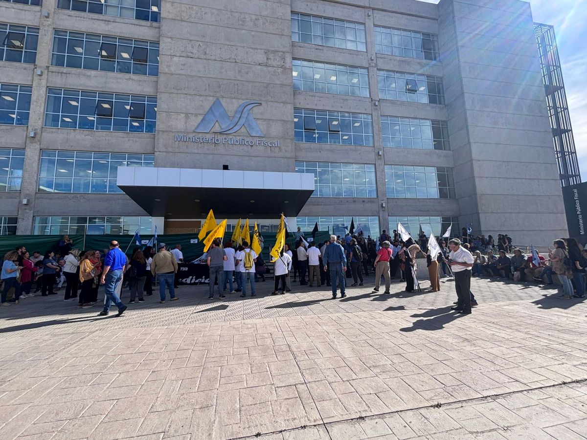 Imputaron al titular de Judiciales por cortar el Nudo Vial durante una protesta por salarios