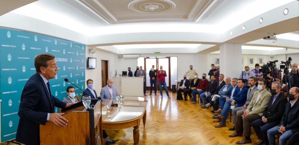 El gobernador Rodolfo Suarez lanzó el programa de inversión productiva municipal, que financiará hasta un 50% de las obras públicas que busquen iniciar los intendentes.&nbsp;