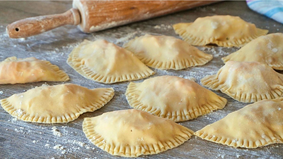 Masa para empanadas fritas, la receta con 4 ingredientes y en menos de ...