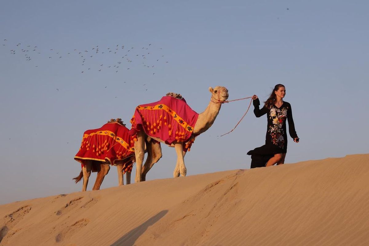 Se viralizó una foto de la China Suárez en el desierto de Qatar y le dijeron de todo.