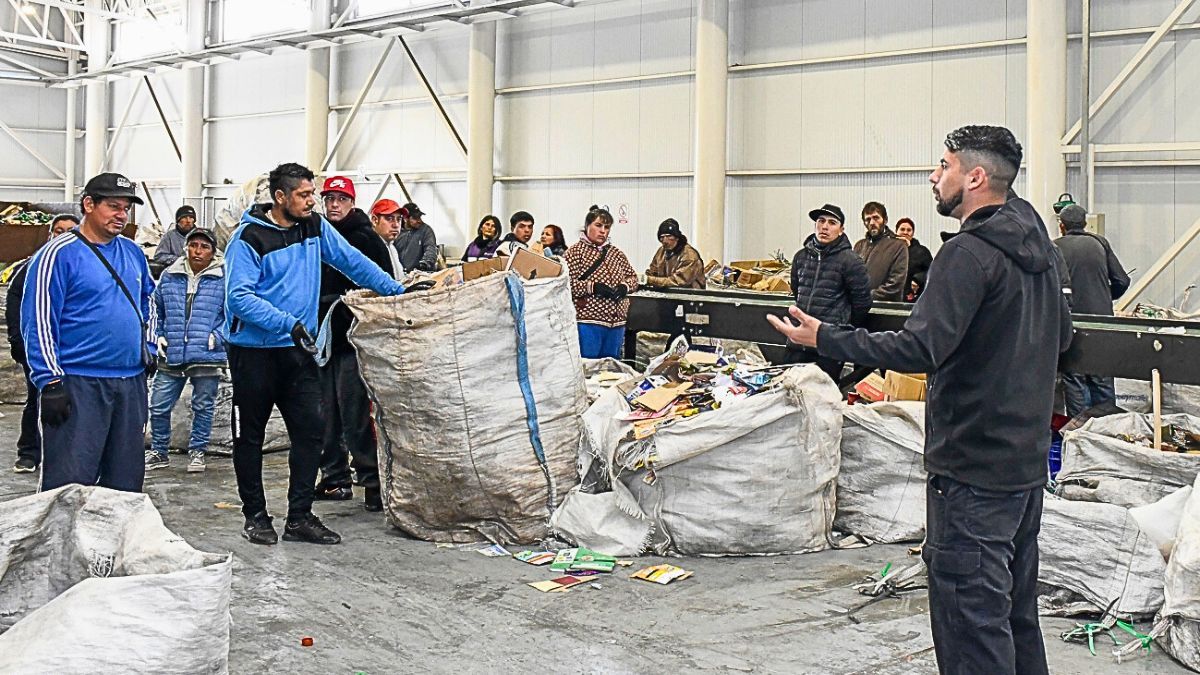 160 personas que vivían de lo que recolectaban en el basural Puente de Hierro