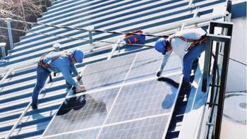 Esteban Allasino inauguró un parque solar y prometió que devolverá el ahorro de electricidad a los vecinos Esteban Allasino inauguró un parque solar y prometió que devolverá el ahorro de electricidad a los vecinos