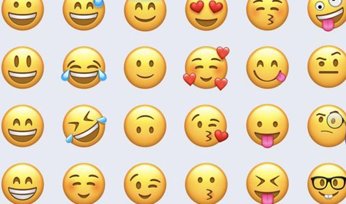 Tecnología. WhatsApp anunció que cambian los emojis: cómo serán.